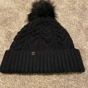 Lululemon beanie pom hat